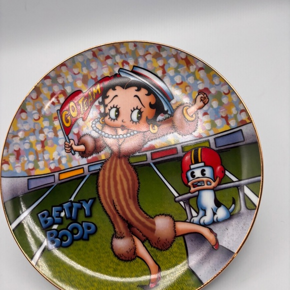 Danbury Mint Betty Boop Homecoming Queen Football Collector's Plate - Picture 4 of 8